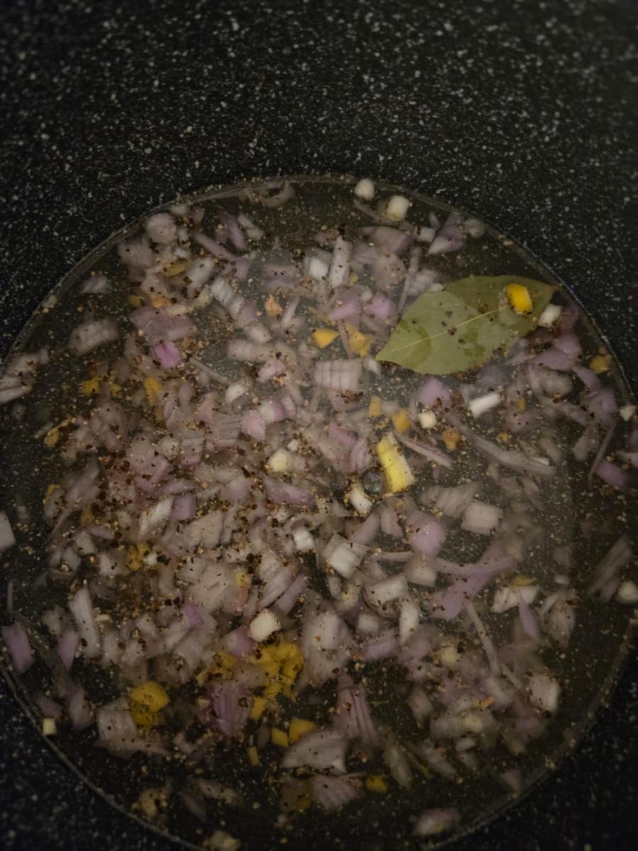 Steierischer Barramundi finkenweder Art mit Ingwer-Mango Beurre Blanc und Petersilienwurze - Rezept - Bild Nr. 17612