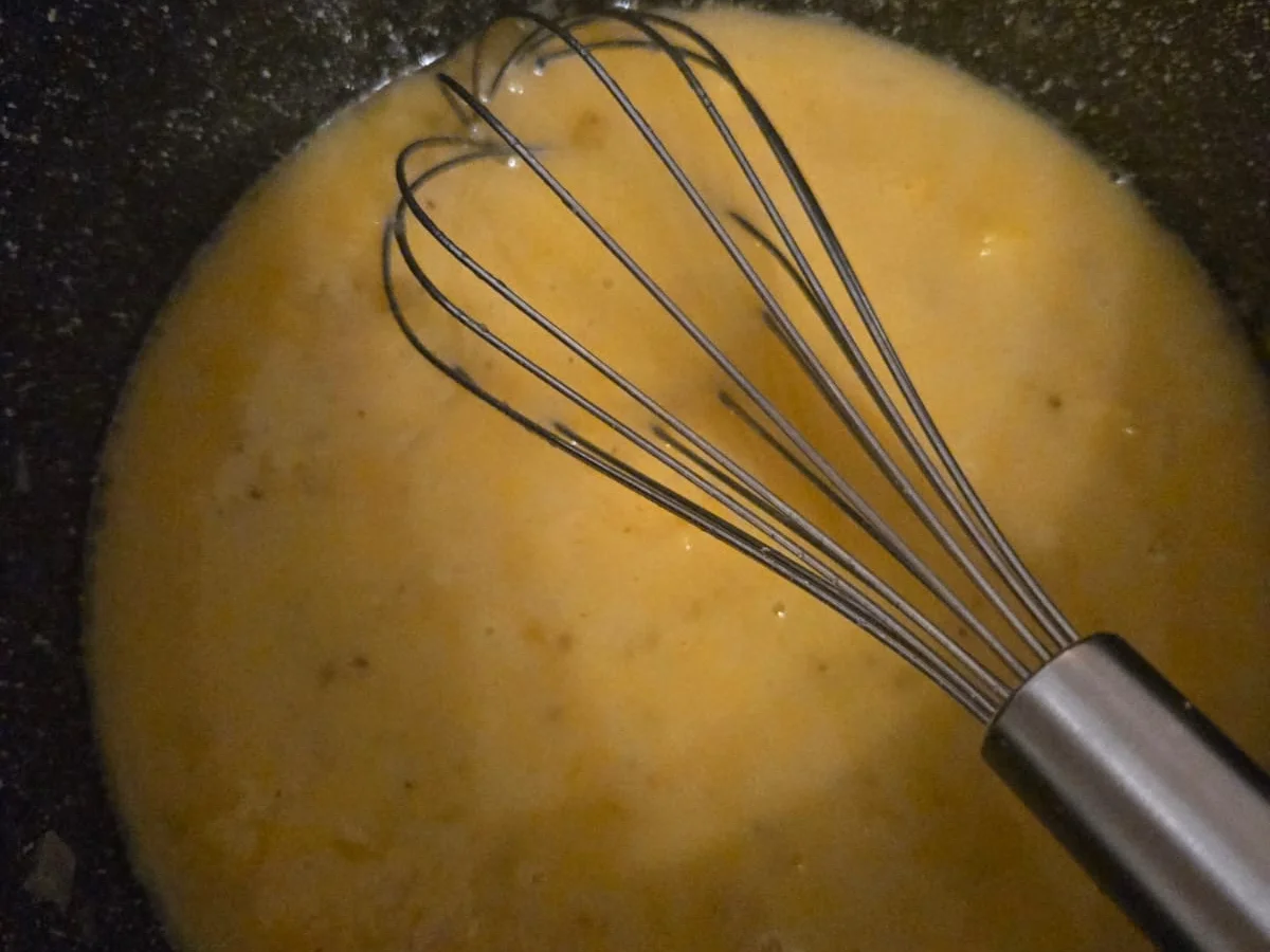 Steierischer Barramundi finkenweder Art mit Ingwer-Mango Beurre Blanc und Petersilienwurze - Rezept - Bild Nr. 17613