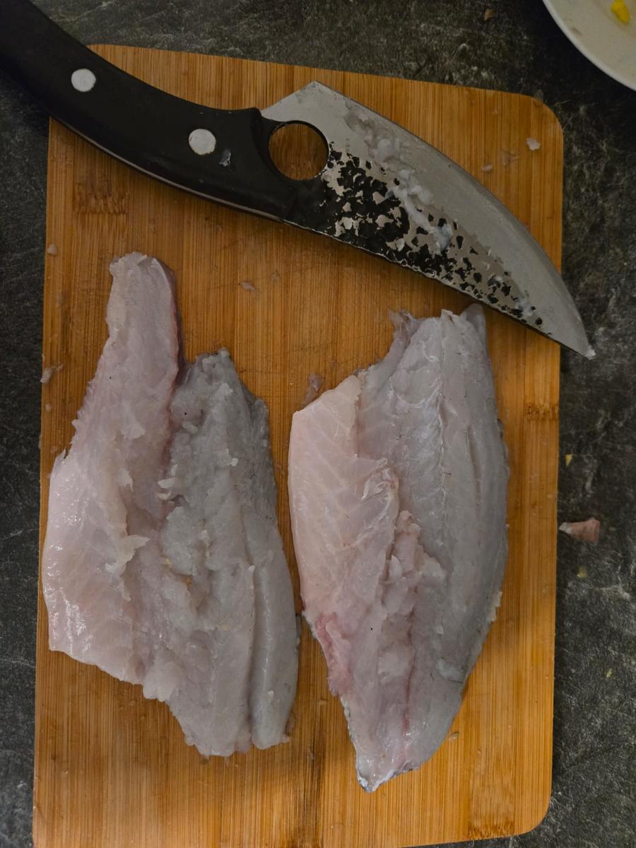 Steierischer Barramundi finkenweder Art mit Ingwer-Mango Beurre Blanc und Petersilienwurze - Rezept - Bild Nr. 17616