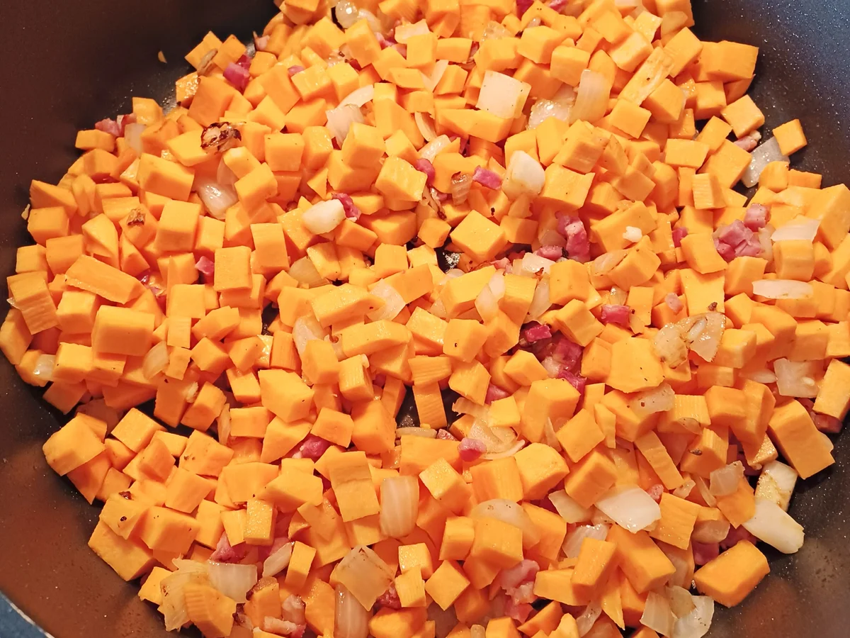 Süßkartoffelsuppe mit Käse und Hack - Rezept - Bild Nr. 17614