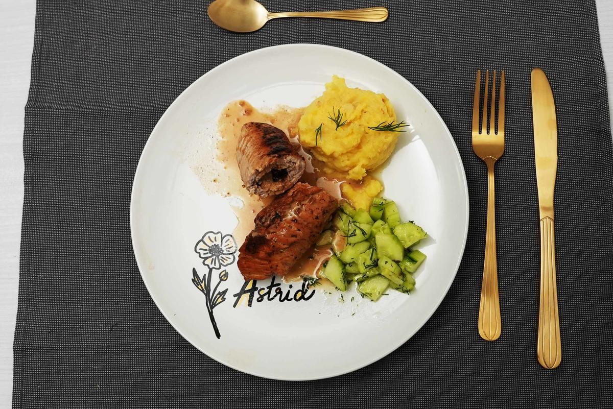 Geschmorte Roulade mit Kartoffel-Sellerie-Stampf und Gurkensalat - Rezept - Bild Nr. 17610