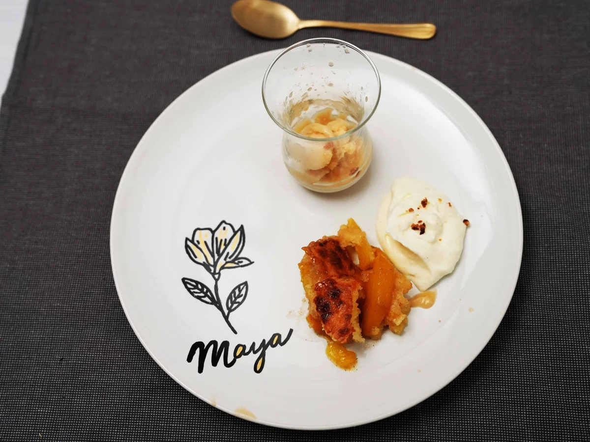 Pfirsich-Cobbler mit Vanille-Sahne und Pfirsich-Sorbet - Rezept - Bild Nr. 17610