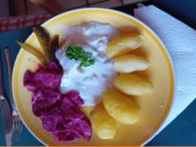 Heringsfilet in Sahnesauce mit Pellkartoffeln und Rote-Bete-Salat - Rezept - Bild Nr. 2