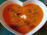 Tomaten-Paprika-Suppe mit Toastbrotcroutons - Rezept - Bild Nr. 17610