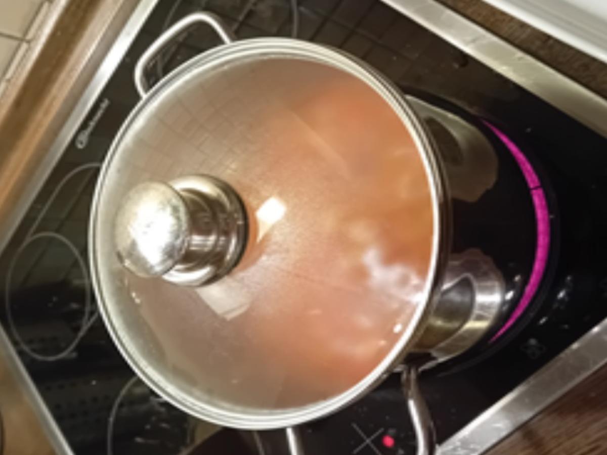 Tomaten-Paprika-Suppe mit Toastbrotcroutons - Rezept - Bild Nr. 17615