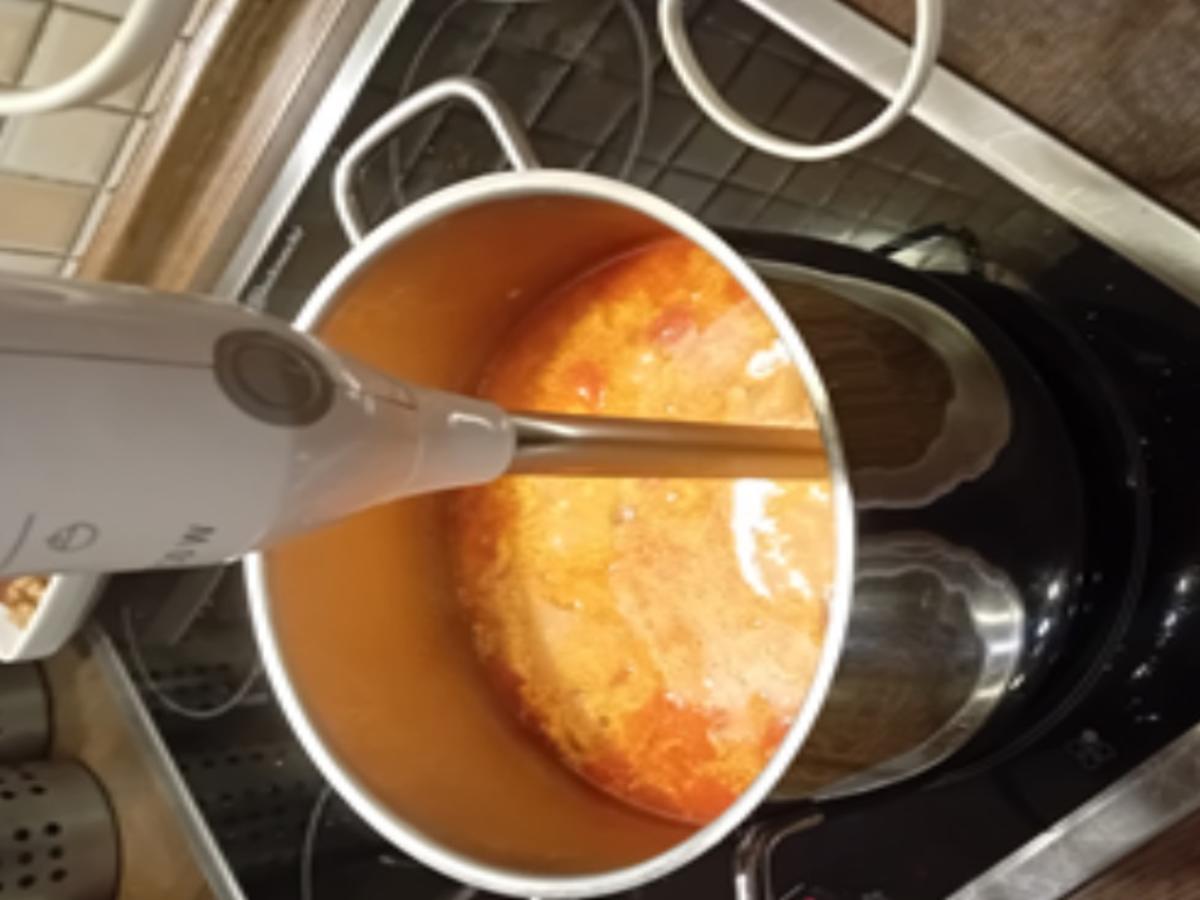 Tomaten-Paprika-Suppe mit Toastbrotcroutons - Rezept - Bild Nr. 17616