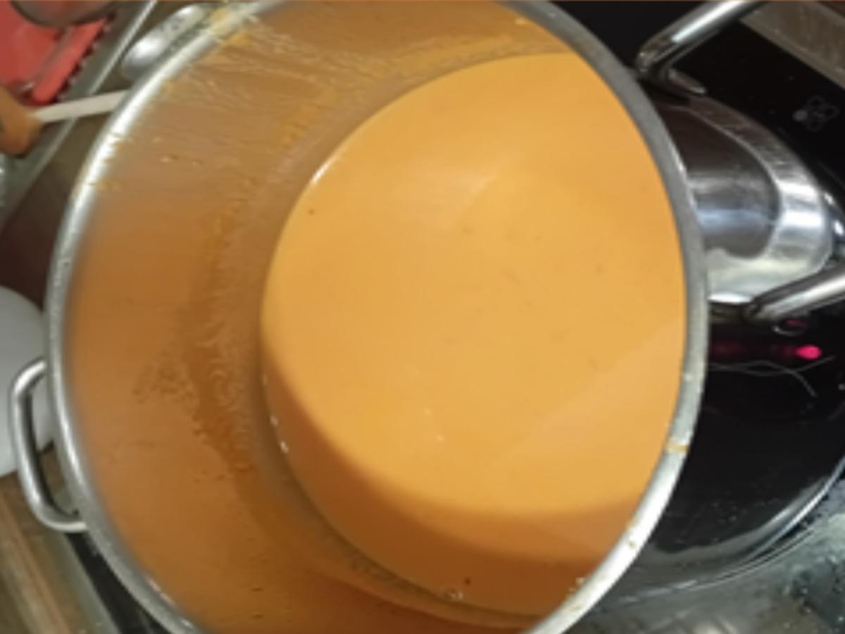 Tomaten-Paprika-Suppe mit Toastbrotcroutons - Rezept - Bild Nr. 17617