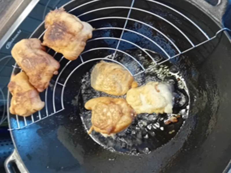 Rezept: Kabeljaufilet im Bier-Teig mit Pommes-Frites und Rote-Bete-Salat Bild Nr. 6 Kabeljaufilet im Bier-Teig mit Pommes-Frites und Rote-Bete-Salat - Rezept - Bild Nr. 6