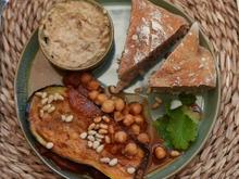 Auberginen-Kichererbsen-Sandwich mit Tomaten-Ragout, Brot und Dattel-Dip - Rezept - Bild Nr. 2