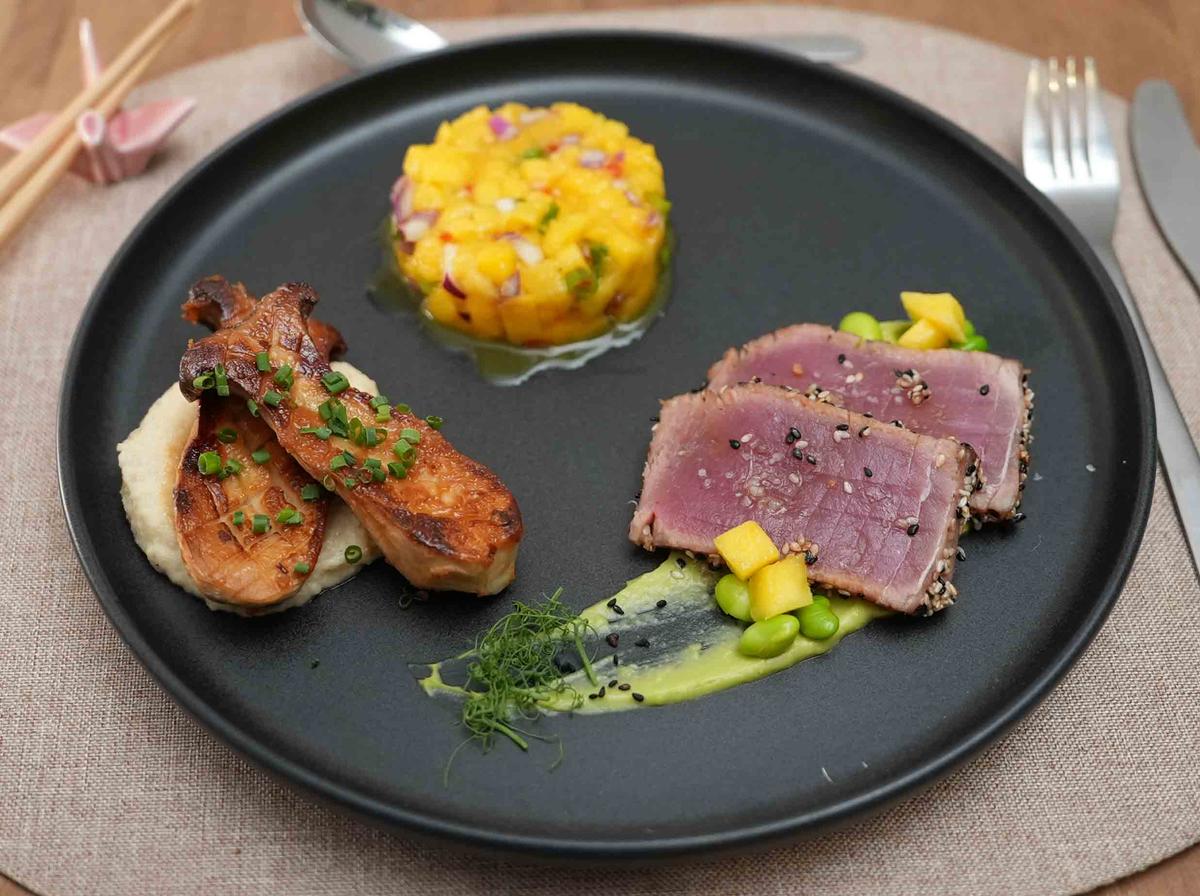 Thunfisch mit Ponzu, Miso-Pilzen, Topinambur-Püree, Avocado-Wasabi-Creme & Mango-Salsa - Rezept - Bild Nr. 17610