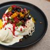 Pavlova mit Beeren, Creme Anglaise, Himbeere, Miso-Pistazie & Mango-Yuzu - Rezept - Bild Nr. 17610