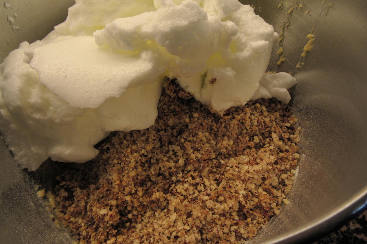 Rezept: Backen: Nusskuchen mit Ganache Bild Nr. 17616 Backen: Nusskuchen mit Ganache - Rezept - Bild Nr. 17616