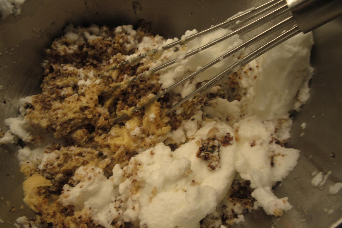 Rezept: Backen: Nusskuchen mit Ganache Bild Nr. 17617 Backen: Nusskuchen mit Ganache - Rezept - Bild Nr. 17617