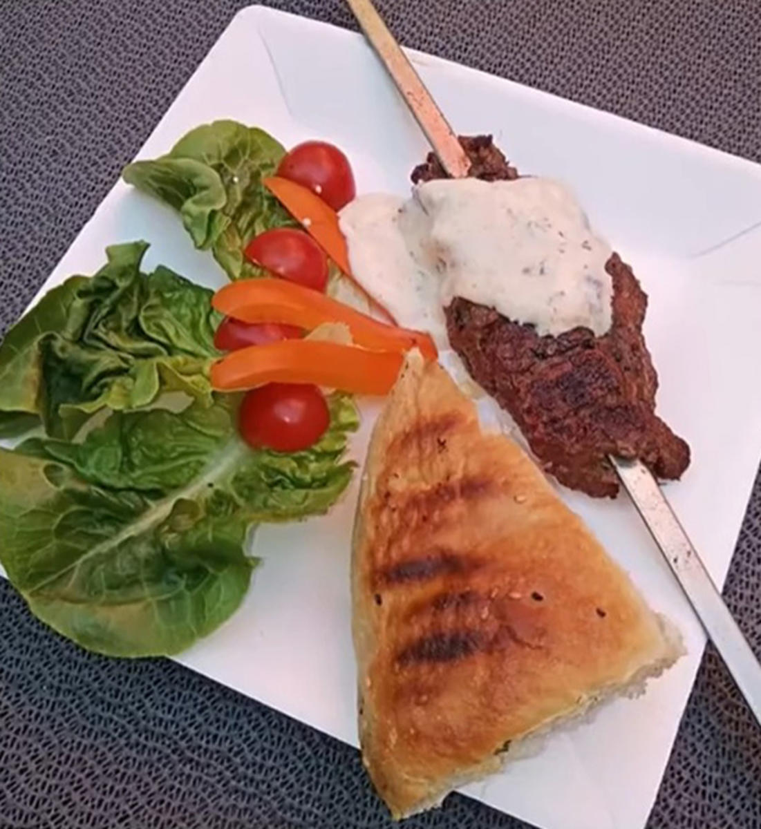 Adana Kebap mit Joghurtsoße - Rezept - Bild Nr. 17638