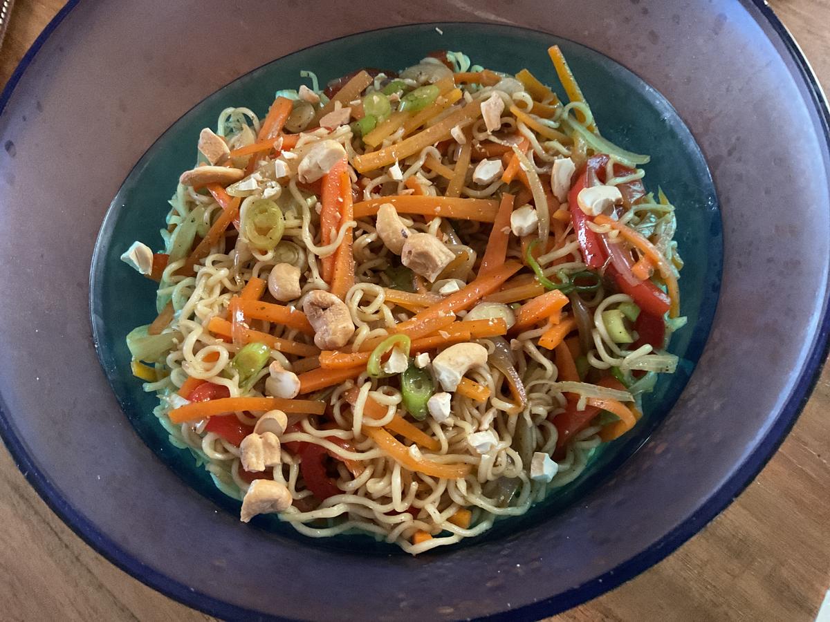 Asia (Mie) Nudelsalat - Rezept - Bild Nr. 17638