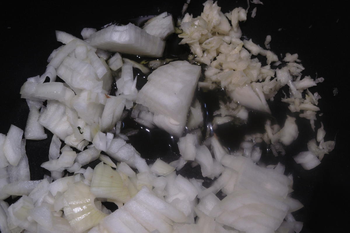 Rezept: Geflügel: Hühnerfleischküchle mit Paprikagemüse Bild Nr. 4 Geflügel: Hühnerfleischküchle mit Paprikagemüse - Rezept - Bild Nr. 4