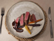 Filet Mignon auf Pastinakenpüree, glasierten Möhren und Jus - Rezept - Bild Nr. 2