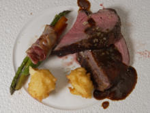 Rinderfilet an Rotweinsoße mit Dreierlei Gemüse-Roulade - Rezept - Bild Nr. 2
