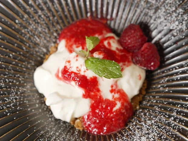 Mascarpone-Creme im Himbeerhimmel an Spekulatius-Crossies - Rezept - Bild Nr. 2