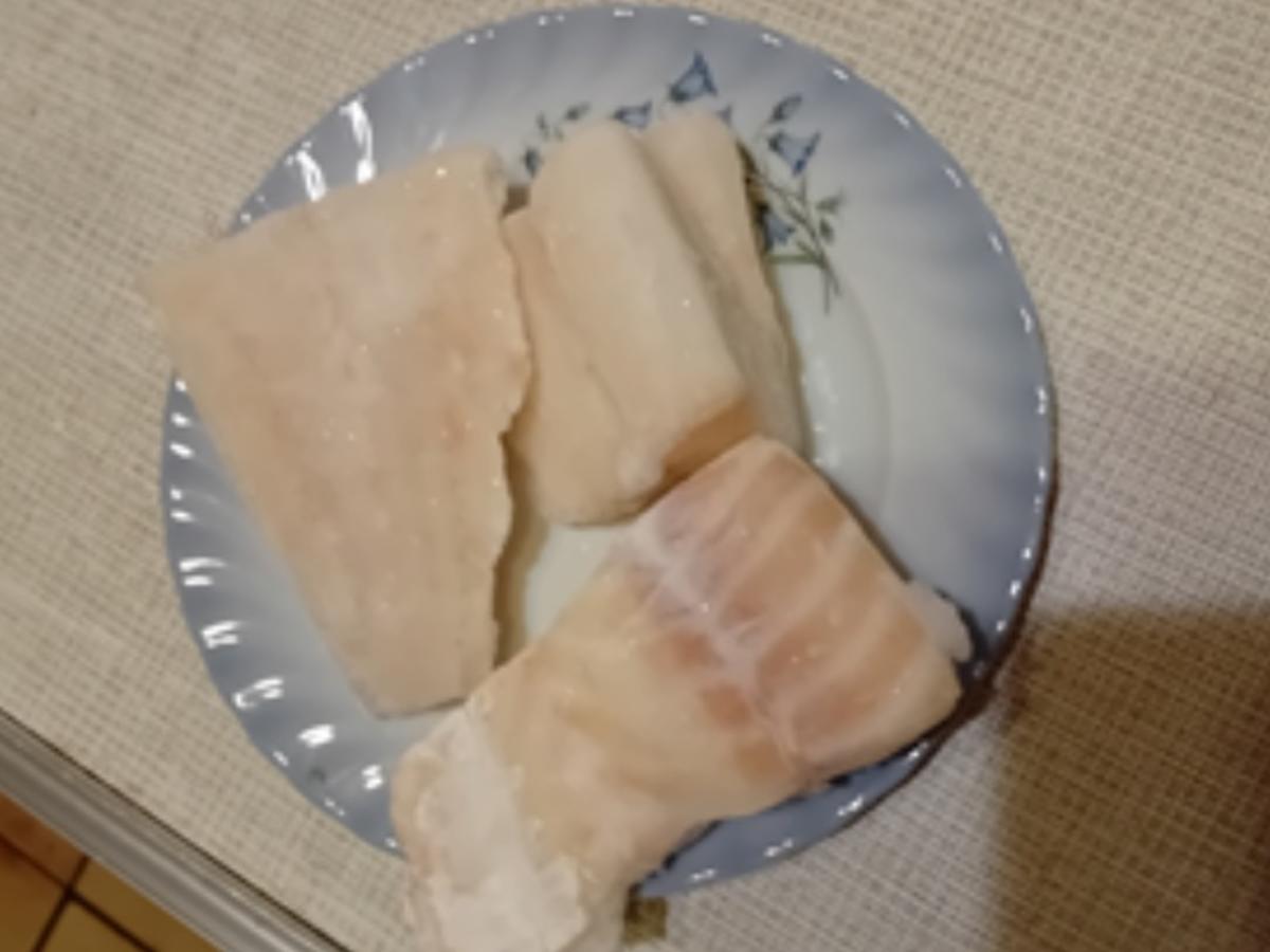 Kabeljaufilet im Bierteig mit Bratkartoffel-Drillingen und Chinakohl-Salat - Rezept - Bild Nr. 3