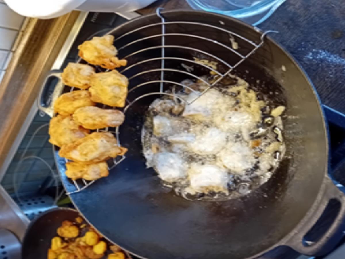 Kabeljaufilet im Bierteig mit Bratkartoffel-Drillingen und Chinakohl-Salat - Rezept - Bild Nr. 10