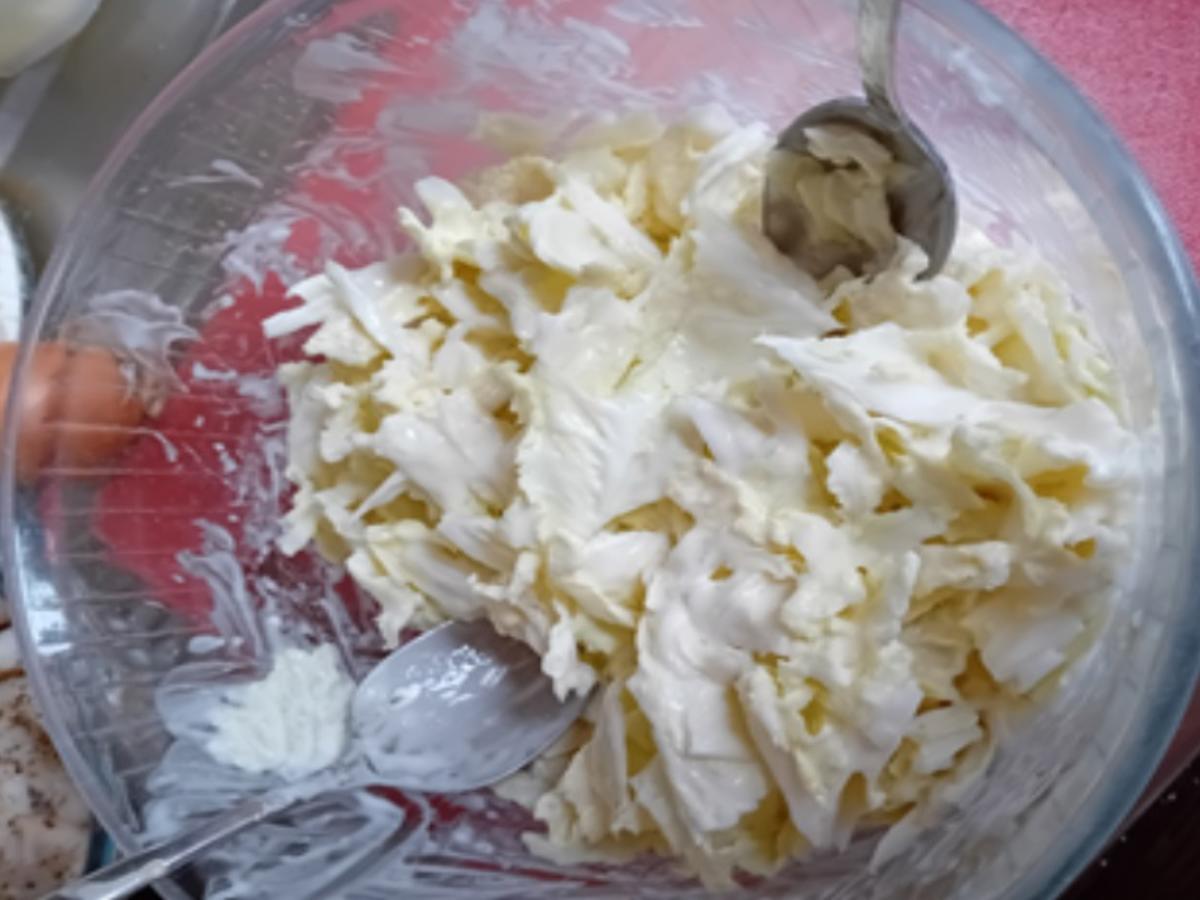 Kabeljaufilet im Bierteig mit Bratkartoffel-Drillingen und Chinakohl-Salat - Rezept - Bild Nr. 21