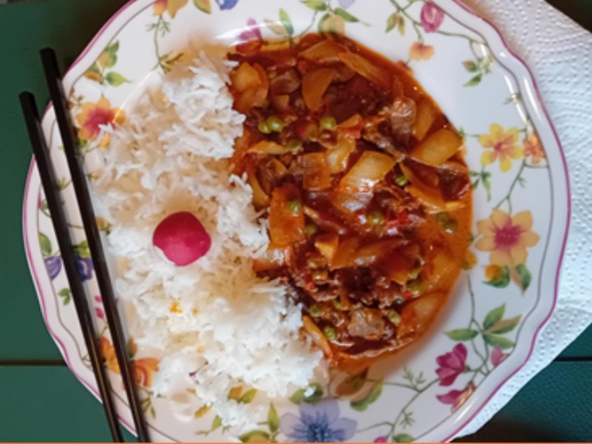 Rindfleisch mit Chinakohl und Erbsen im Wok mit Basmatireis - Rezept - Bild Nr. 2