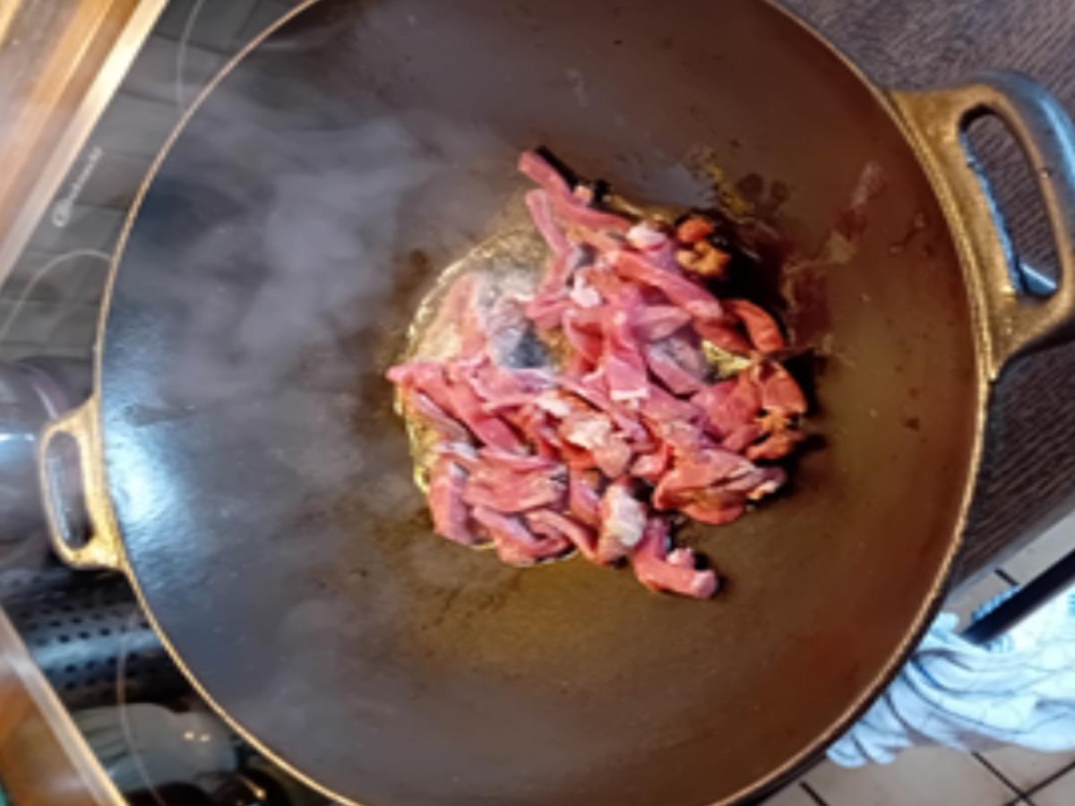 Rindfleisch mit Chinakohl und Erbsen im Wok mit Basmatireis - Rezept - Bild Nr. 6