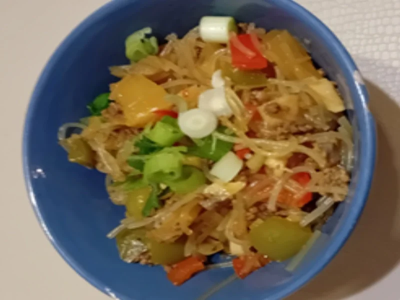 Geschmortes Hackfleisch mit Gemüsemix und Glasnudeln - Rezept - Bild Nr. 17646