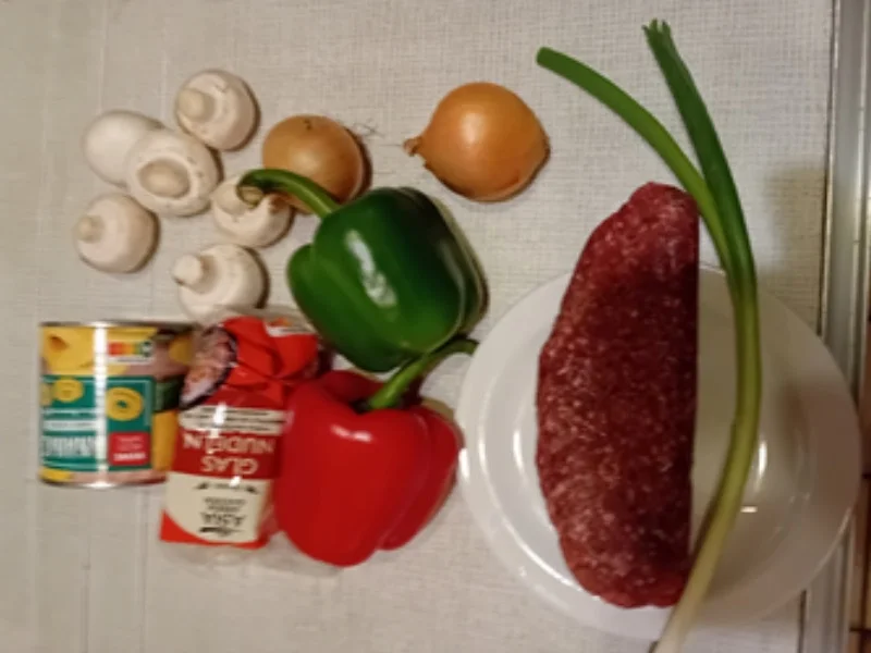 Geschmortes Hackfleisch mit Gemüsemix und Glasnudeln - Rezept - Bild Nr. 17647