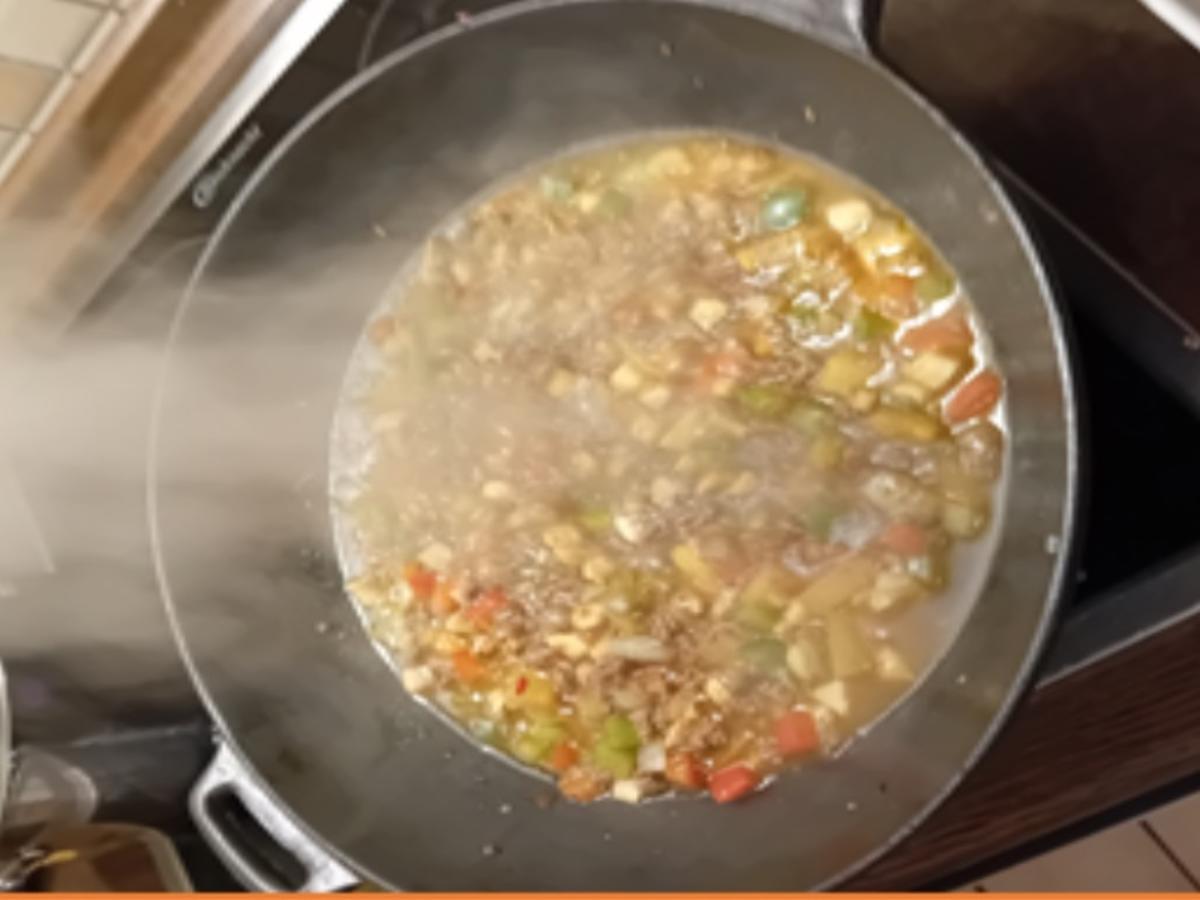 Geschmortes Hackfleisch mit Gemüsemix und Glasnudeln - Rezept - Bild Nr. 17656