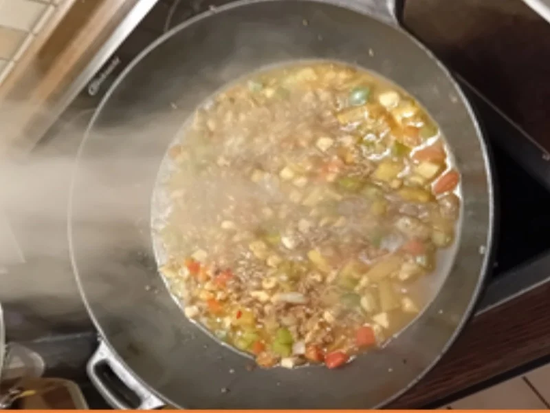 Geschmortes Hackfleisch mit Gemüsemix und Glasnudeln - Rezept - Bild Nr. 17656