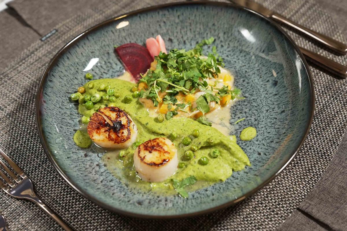 Rezept: Jakobsmuschel auf Erbsenpüree und Ceviche von der Jakobsmuschel Bild Nr. 2 Jakobsmuschel auf Erbsenpüree und Ceviche von der Jakobsmuschel - Rezept - Bild Nr. 2