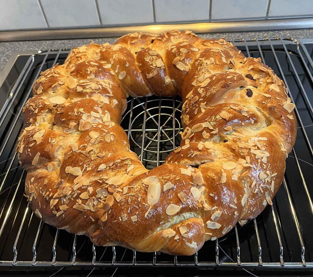 Rezept: Hefekranz Bild Nr. 17653 Hefekranz - Rezept - Bild Nr. 17653