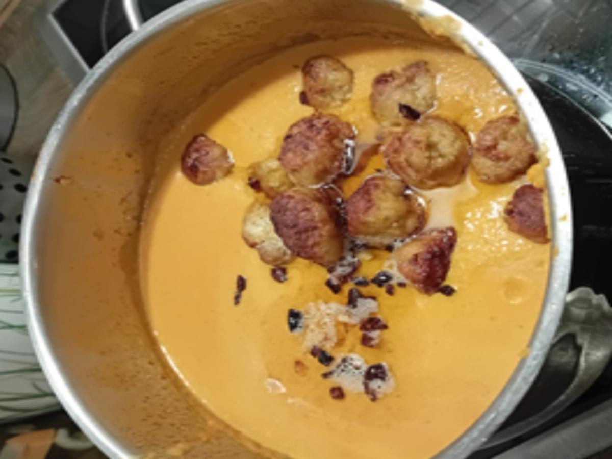 Rezept: Bundmöhren-Creme-Suppe mit asiatischer Note und Mettbällchen-Einlage Bild Nr. 15 Bundmöhren-Creme-Suppe mit asiatischer Note und Mettbällchen-Einlage - Rezept - Bild Nr. 15