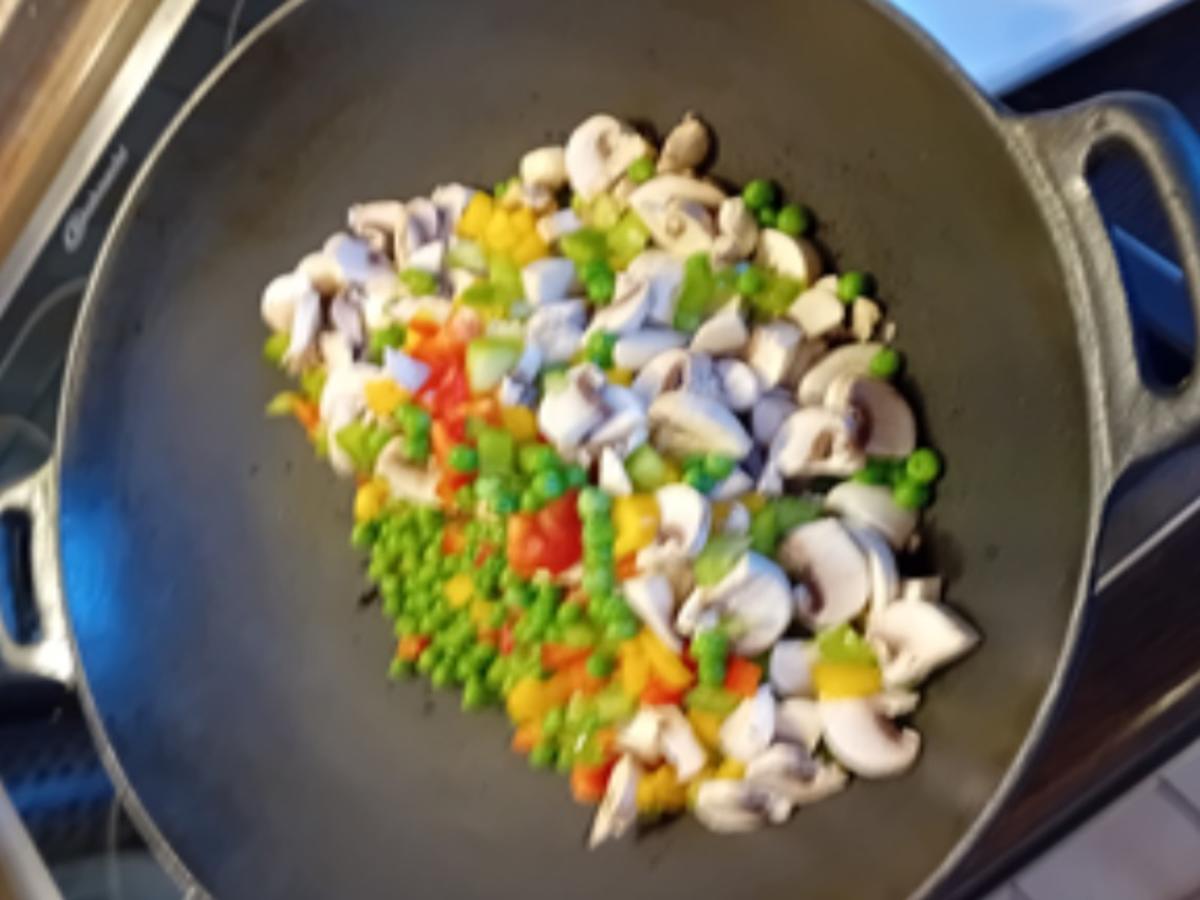Rezept: Gebratener Eier-Gemüsemix-Reis Bild Nr. 7 Gebratener Eier-Gemüsemix-Reis - Rezept - Bild Nr. 7