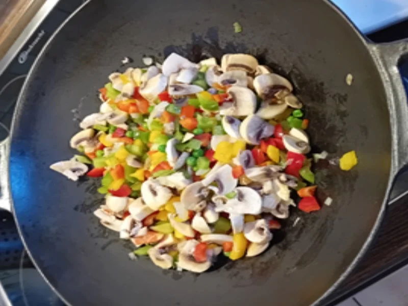 Gebratener Eier-Gemüsemix-Reis - Rezept - Bild Nr. 8