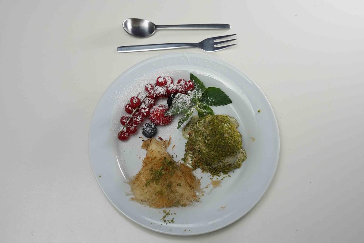 Mozzarella im Künefe-Netz mit Pistazien-Parfait - Rezept - Bild Nr. 2