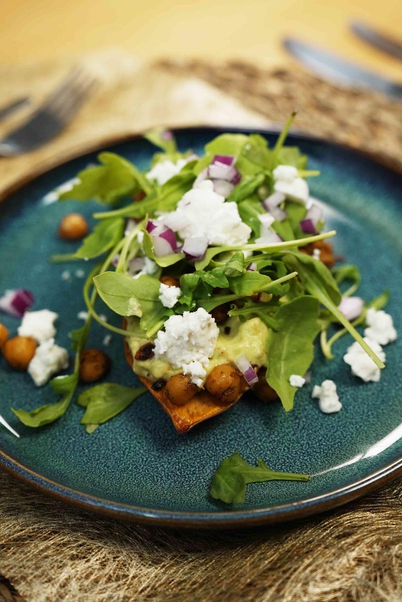 Süßkartoffel mit Avocadocreme und Kichererbsen - Rezept - Bild Nr. 17677