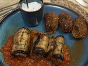 Gefüllte Auberginenröllchen vom Grill mit Falafel und Joghurt-Dip - Rezept - Bild Nr. 17677