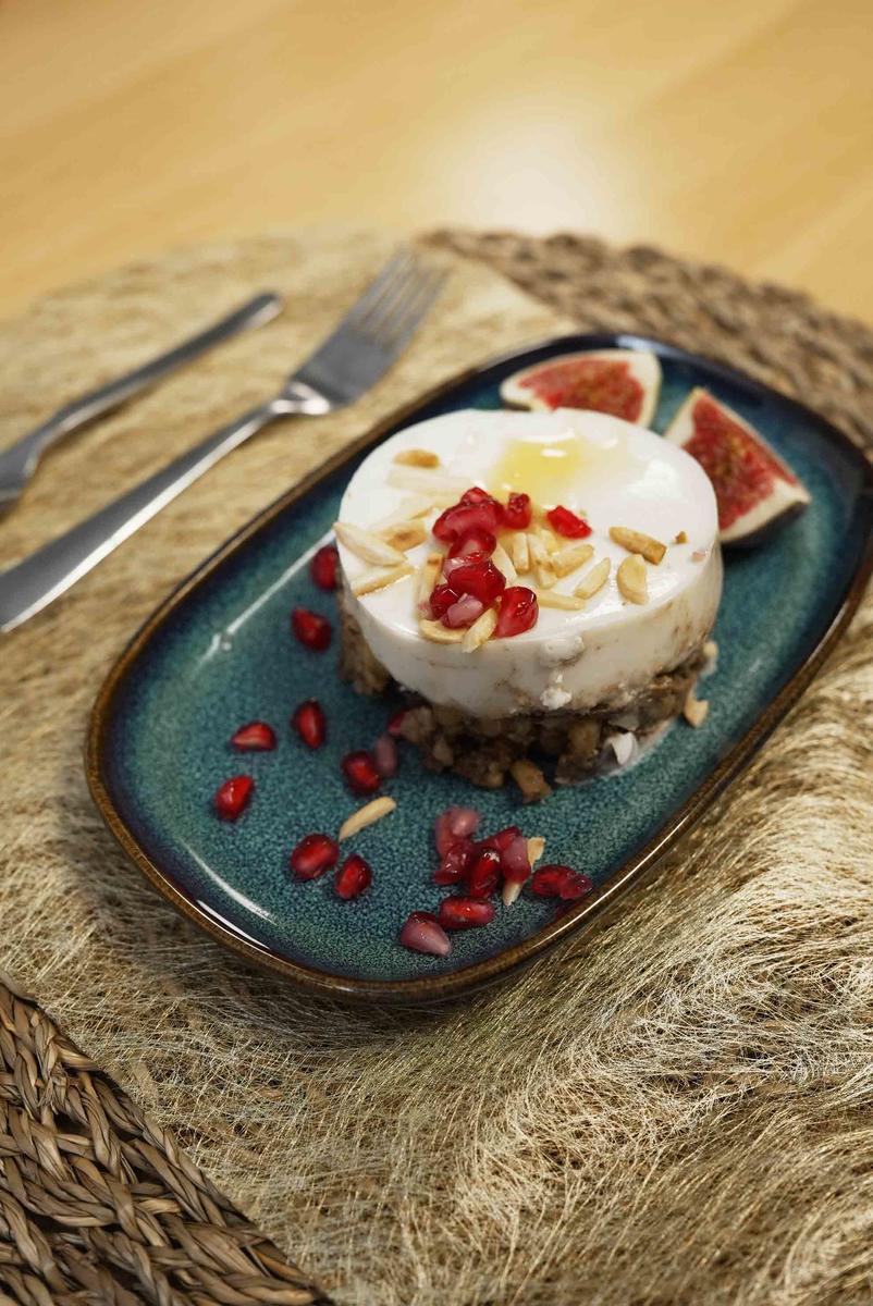 Joghurttörtchen mit Walnuss-Dattel-Boden - Rezept - Bild Nr. 2