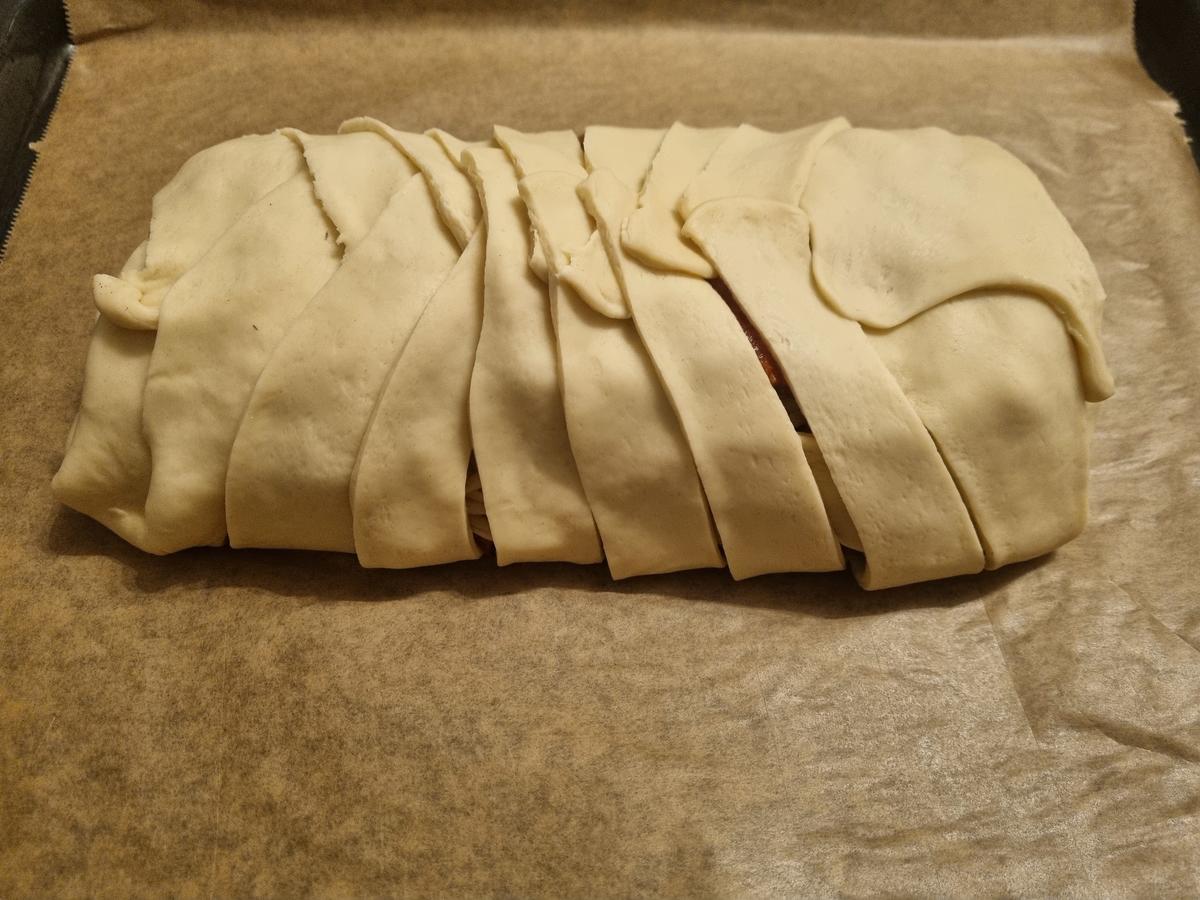 Spaghetti Bolognese im Pizzateig - Rezept - Bild Nr. 17684