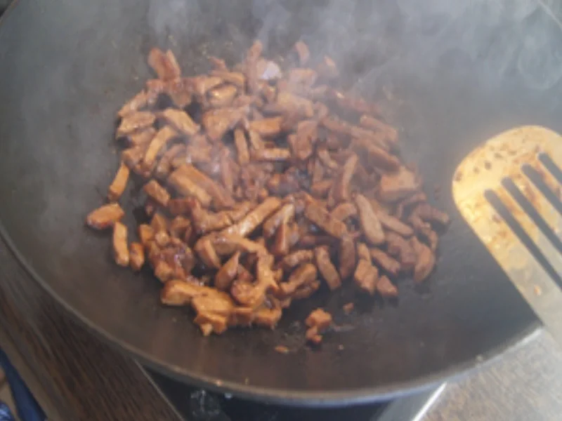 Mie-Nudeln mit Schweinefilet und Weißkohl - Rezept - Bild Nr. 17697
