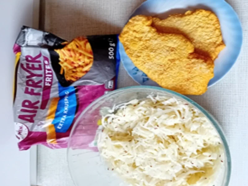 Rezept: Schnitzel mit Pommes-Frites und Weißkohl-Salat Bild Nr. 17699 Schnitzel mit Pommes-Frites und Weißkohl-Salat - Rezept - Bild Nr. 17699