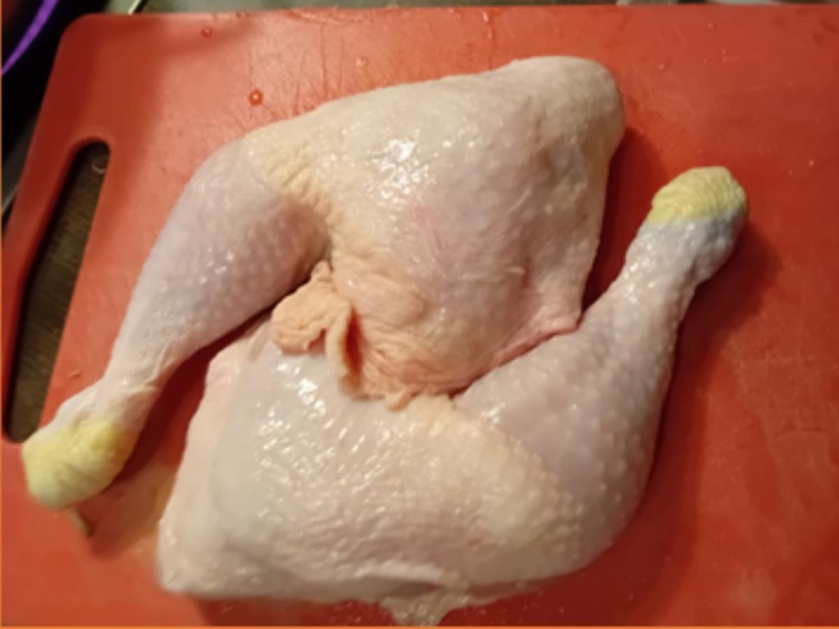 Maxi Suppe mit Hähnchenfleisch, Suppengemüse, Eierstich und Fadennudeln - Rezept - Bild Nr. 17696