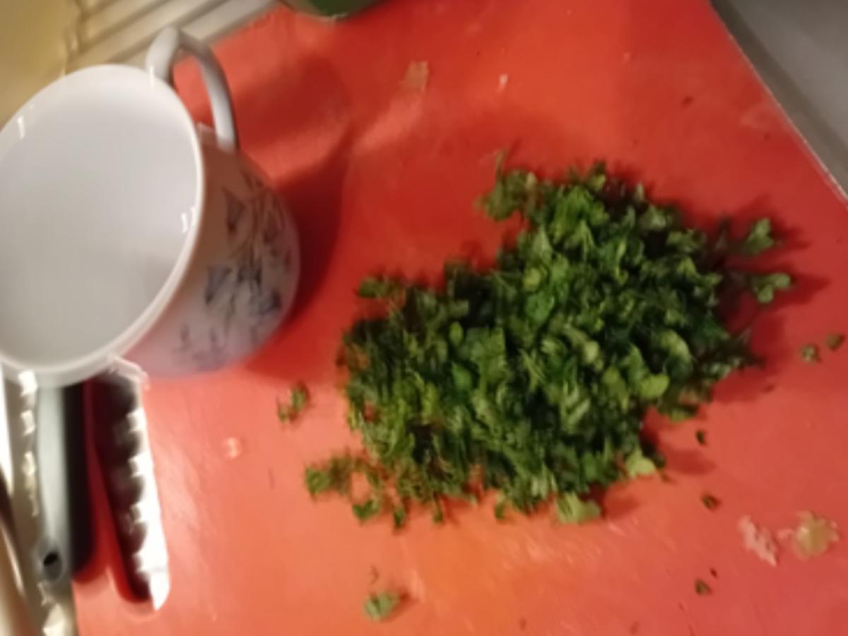 Maxi Suppe mit Hähnchenfleisch, Suppengemüse, Eierstich und Fadennudeln - Rezept - Bild Nr. 17700