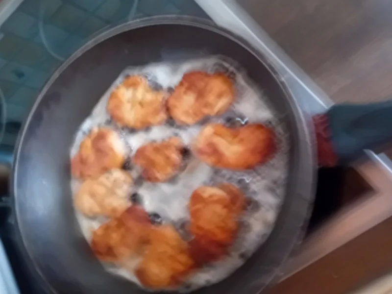 Mini-Filetschnitzel mit Rahm-Kohlrabi und Brat-Drillingen - Rezept - Bild Nr. 4