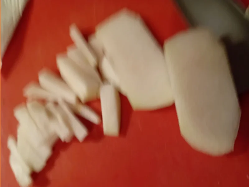 Mini-Filetschnitzel mit Rahm-Kohlrabi und Brat-Drillingen - Rezept - Bild Nr. 6