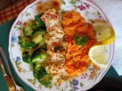 Hähnchenbrustfilet-Spieß mit würziger Auflage, Brokkoli und Möhren-Stampf - Rezept - Bild Nr. 2