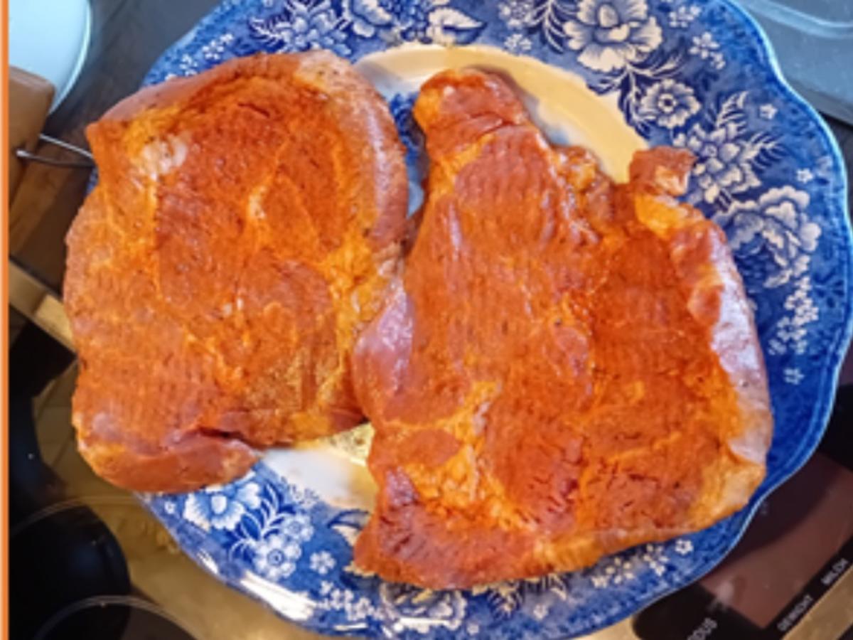 Schweinesteak mit Röstzwiebeln, Rahm-Rosenkohl und Drillingen - Rezept - Bild Nr. 4